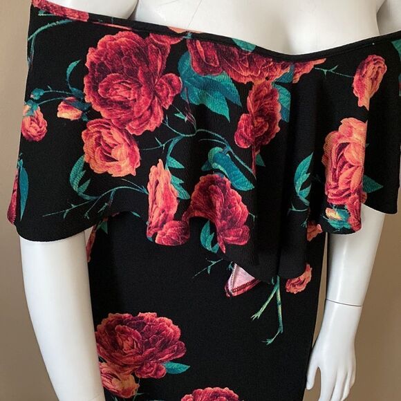 Woman's Off the Shoulder Black Maxi Mermaid Bodycon Dress w/Roses - Size 1X - Picture 5 of 11